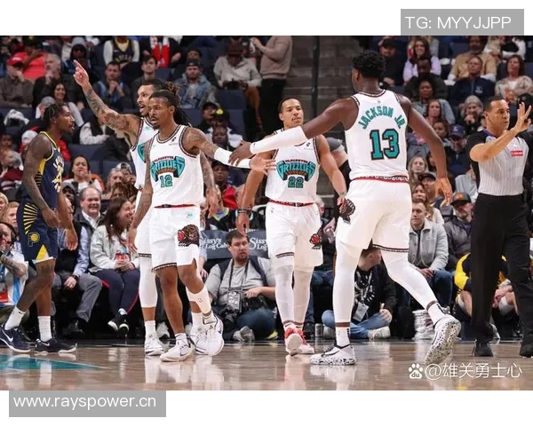 勇士与猛龙的精彩对决回放分析全场精彩瞬间与战术解读 勇士与猛龙的精彩对决回放分析全场精彩瞬间与战术解读